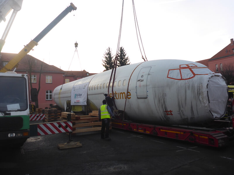 POL-MARE (Poland) transports a Boeing 737-700 from the UK to Poland