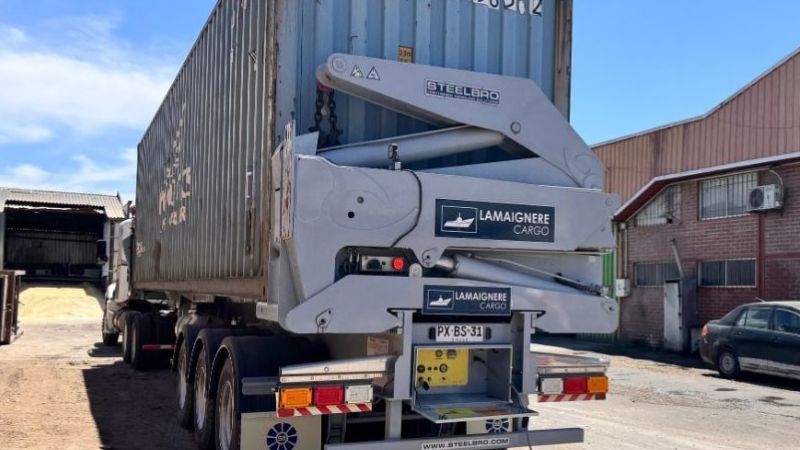 LAMAIGNERE (Chile) expands Container Handling Capabilities with Side Lifter Operations