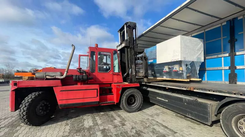 Hi5-SEA LOGISTICS (Poland) executes Dual Transshipment of Injection Moulding Machines and Steel Coils